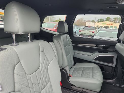 Used 2023 Kia Telluride EX X-Line AWD/4WD image 31