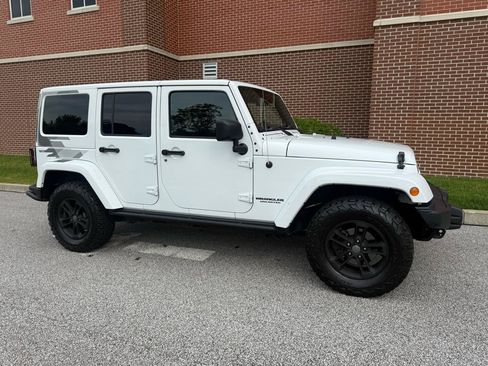 Used 2017 Jeep Wrangler Unlimited Sahara AWD/4WD image 20