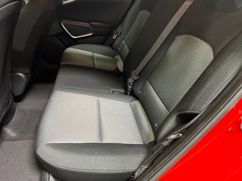 Used 2025 Kia Soul LX w/ LX Technology Package FWD image 15
