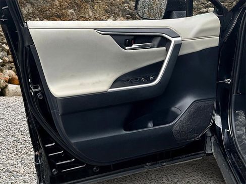 Used 2019 Toyota RAV4 Adventure image 19