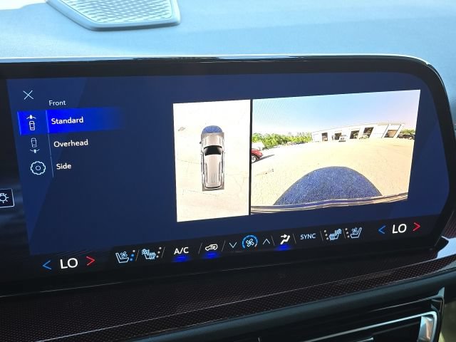 Used 2025 Chevrolet Traverse RS FWD image 35