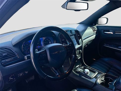 Used 2022 Chrysler 300 S image 9