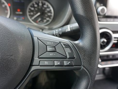 Used 2025 Nissan Sentra S FWD image 9