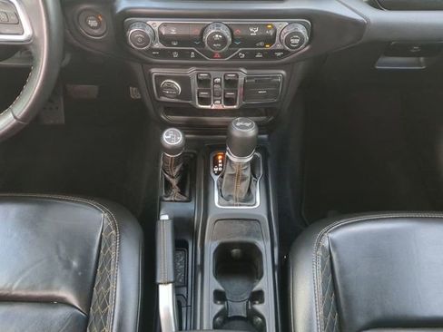 Used 2021 Jeep Wrangler Unlimited Sahara AWD/4WD image 21