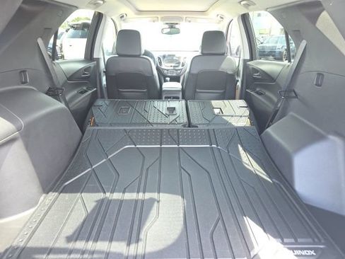 Used 2024 Chevrolet Equinox Premier FWD image 29