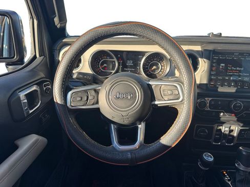 Used 2022 Jeep Gladiator Overland image 14