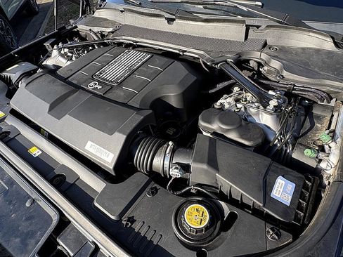 Used 2020 Land Rover Range Rover Sport SVR image 27