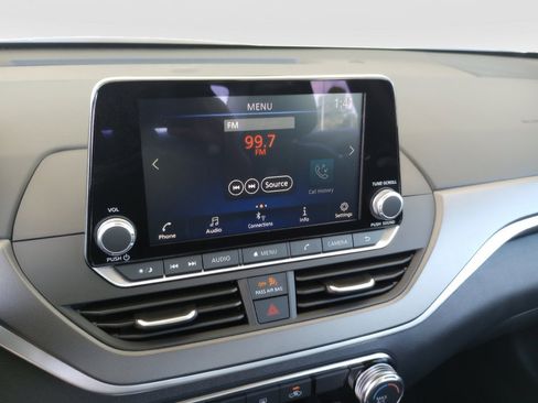 New 2025 Nissan Altima 2.5 SR image 16