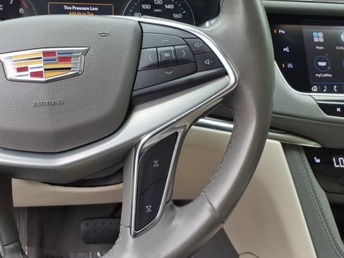 Used 2020 Cadillac XT5 Premium Luxury AWD/4WD image 15