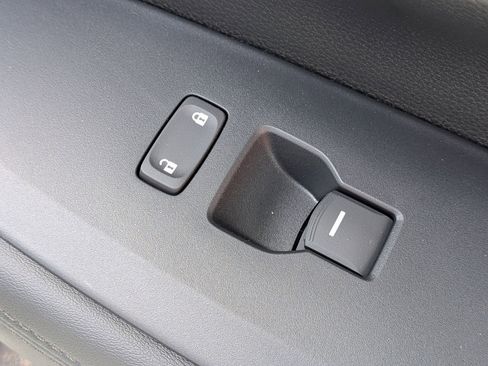 New 2026 Honda HR-V LX image 33