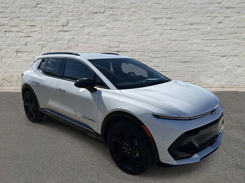 Used 2024 Chevrolet Equinox EV RS image 7