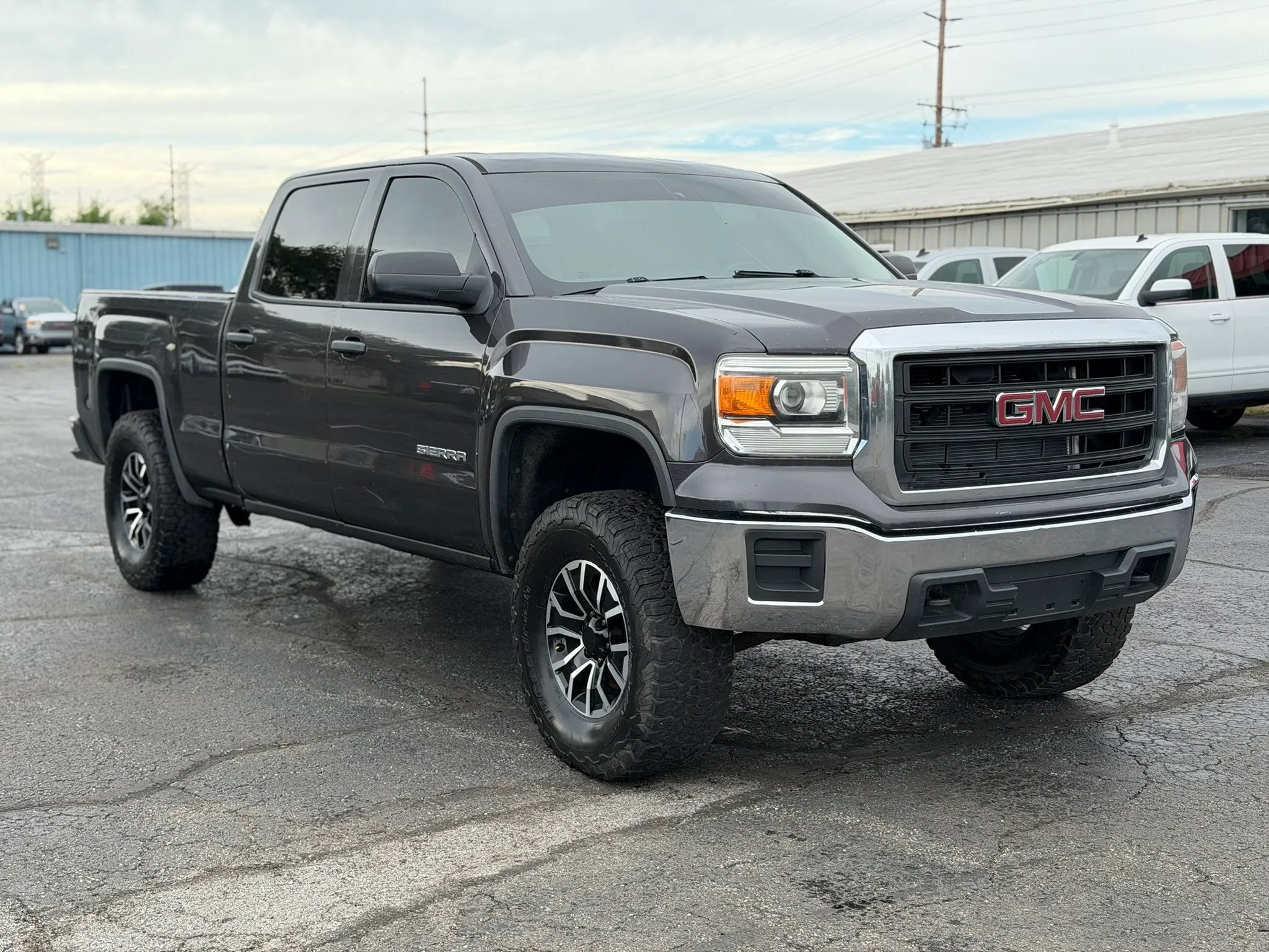 Used 2015 GMC Sierra 1500 4x4 Crew Cab image 3