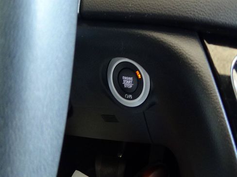 Used 2025 Chrysler Pacifica Select FWD image 27