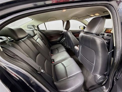 Used 2017 MAZDA MAZDA3 Touring image 29