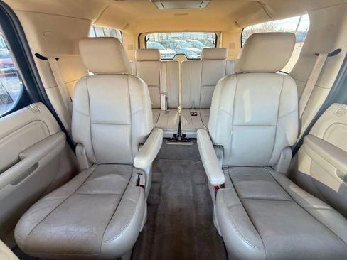 Used 2012 Cadillac Escalade ESV Premium image 32