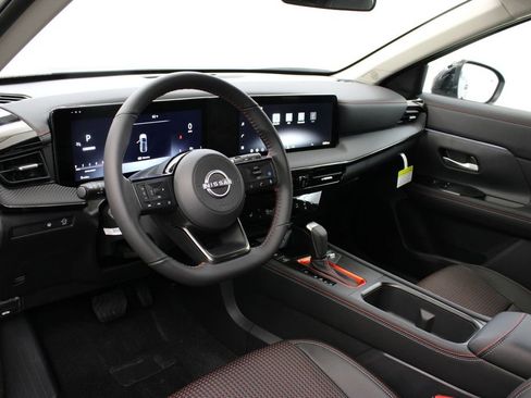 New 2026 Nissan Kicks SR w/ Cold Weather Package image 14