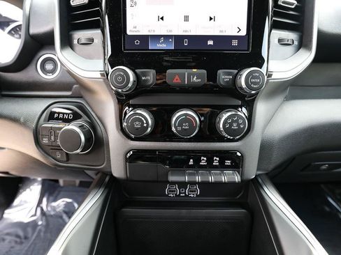 New 2026 RAM 1500 Express AWD/4WD image 17