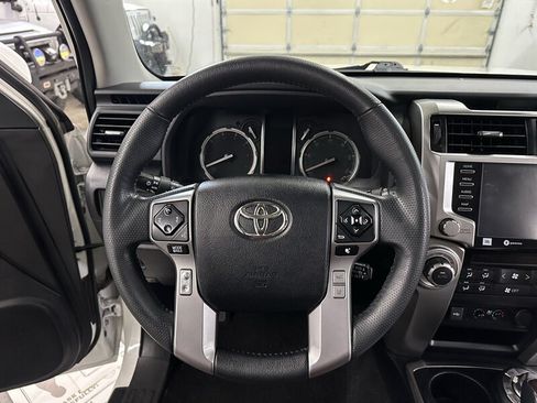 Used 2020 Toyota 4Runner Limited AWD/4WD image 17