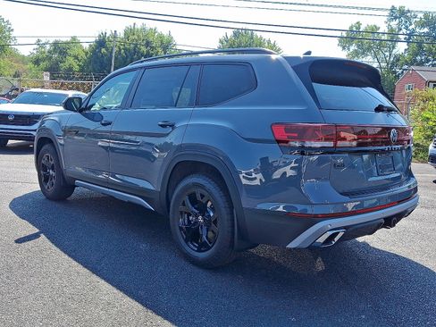 New 2026 Volkswagen Atlas Peak Edition AWD/4WD image 3