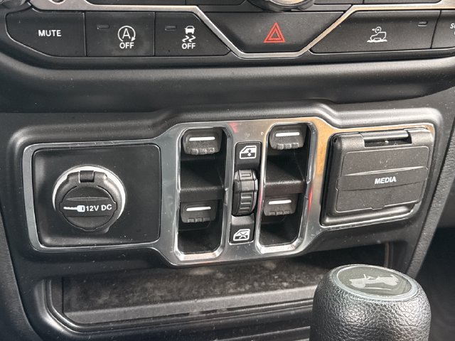 Used 2022 Jeep Wrangler Unlimited Sport AWD/4WD image 36