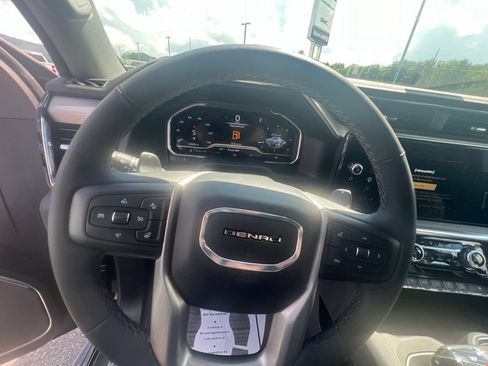 Used 2024 GMC Sierra 1500 Denali w/ Technology Package AWD/4WD image 24