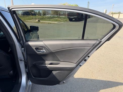 Used 2017 Honda Accord Sport image 32