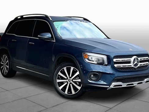 Used 2021 Mercedes-Benz GLB 250 4MATIC image 2