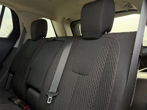 Used 2015 GMC Terrain SLE image 24