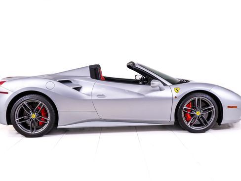 Used 2019 Ferrari 488 Spider RWD image 8
