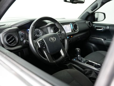 Used 2016 Toyota Tacoma TRD Sport w/ Premium & Technology Package image 6