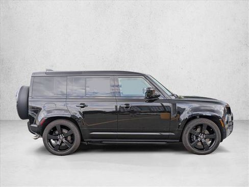 Certified 2025 Land Rover Defender 110 V8 AWD/4WD image 4