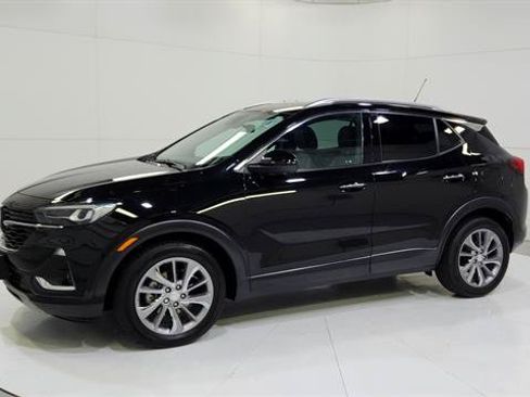 Used 2023 Buick Encore GX Essence w/ Advanced Technology Package FWD image 3