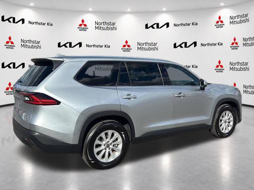 Used 2025 Toyota Grand Highlander AWD image 9