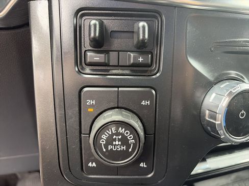 Used 2022 Ford F150 Lariat w/ Equipment Group 502A High AWD/4WD image 30