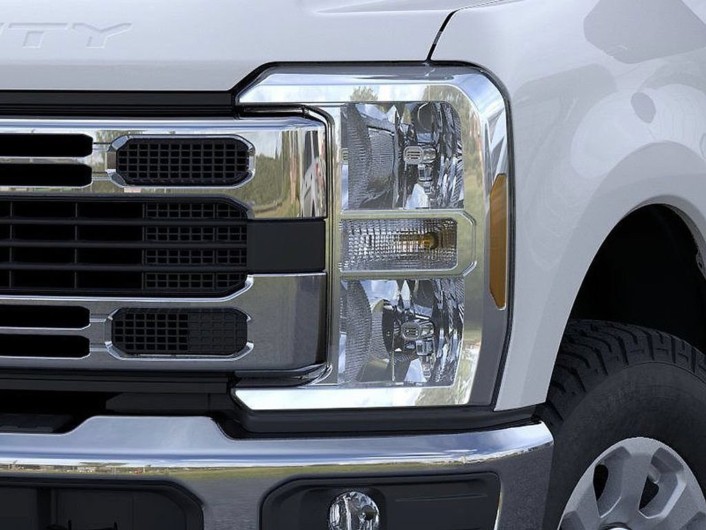 New 2025 Ford F250 XLT w/ 360-Degree Camera Package AWD/4WD image 18