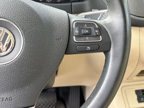 Used 2013 Volkswagen Tiguan SEL image 21
