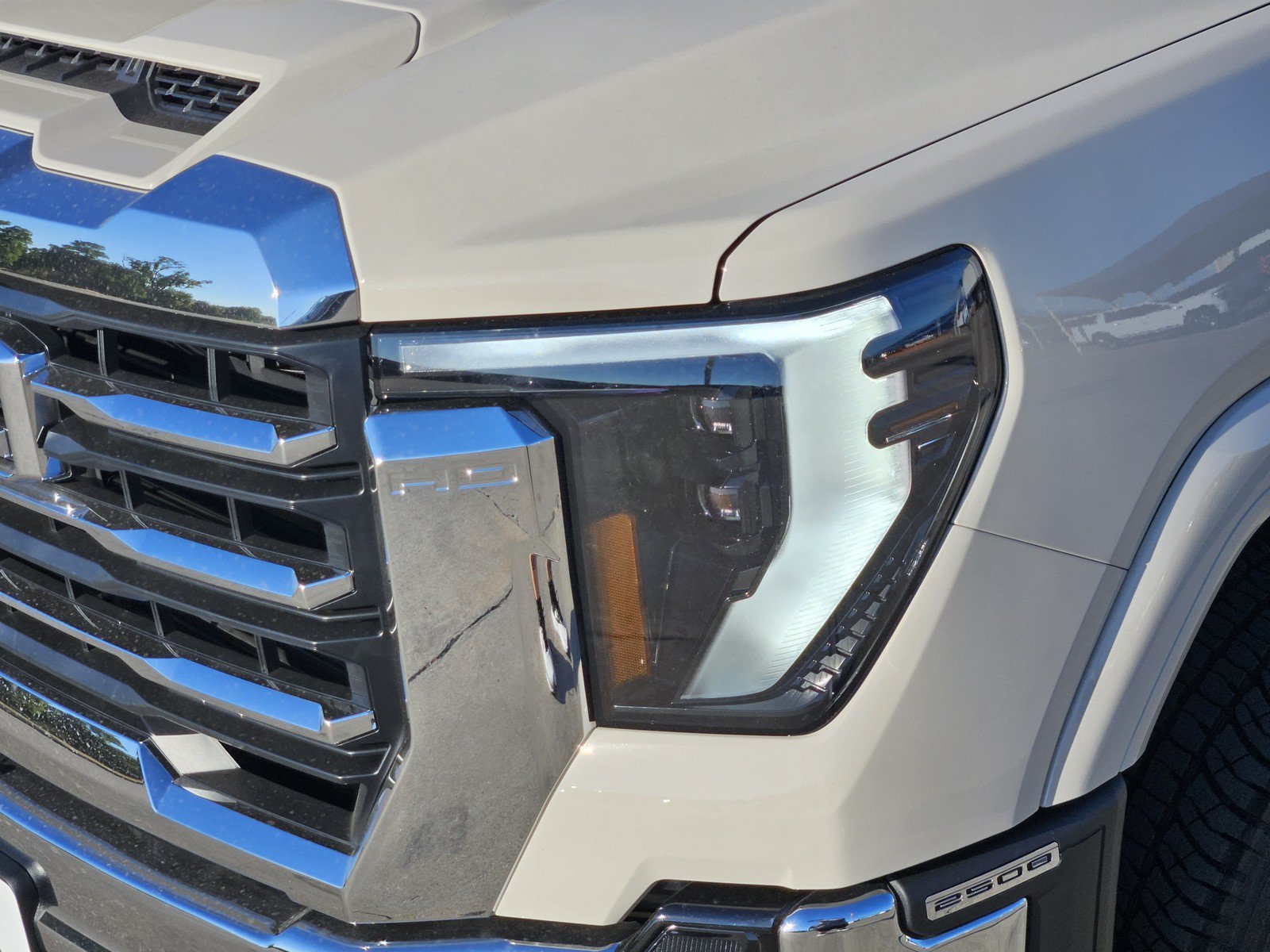 New 2026 GMC Sierra 2500 SLE w/ SLE Value Package; AWD/4WD image 5