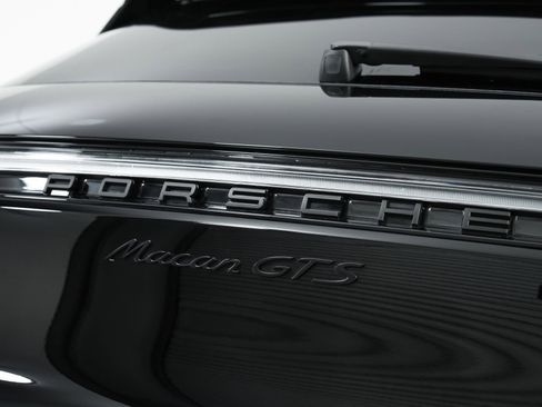 Used 2024 Porsche Macan GTS image 15