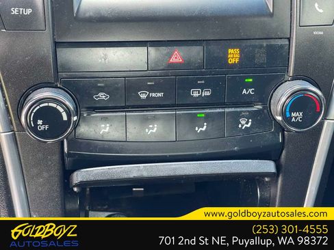 Used 2015 Toyota Camry SE FWD image 28