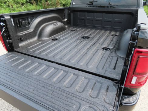 New 2026 RAM 3500 Laramie AWD/4WD image 20