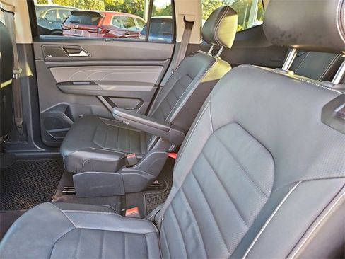 Used 2022 Volkswagen Atlas SEL Premium image 13
