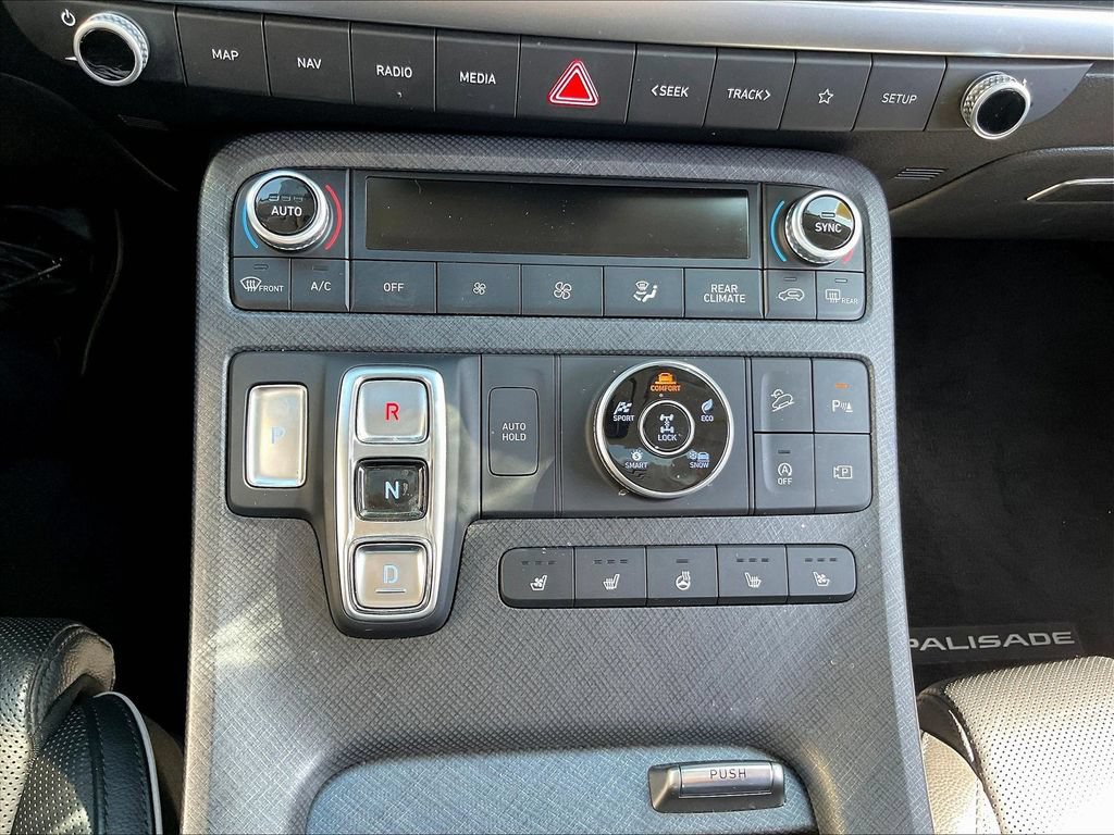 Used 2023 Hyundai Palisade Limited AWD/4WD image 17