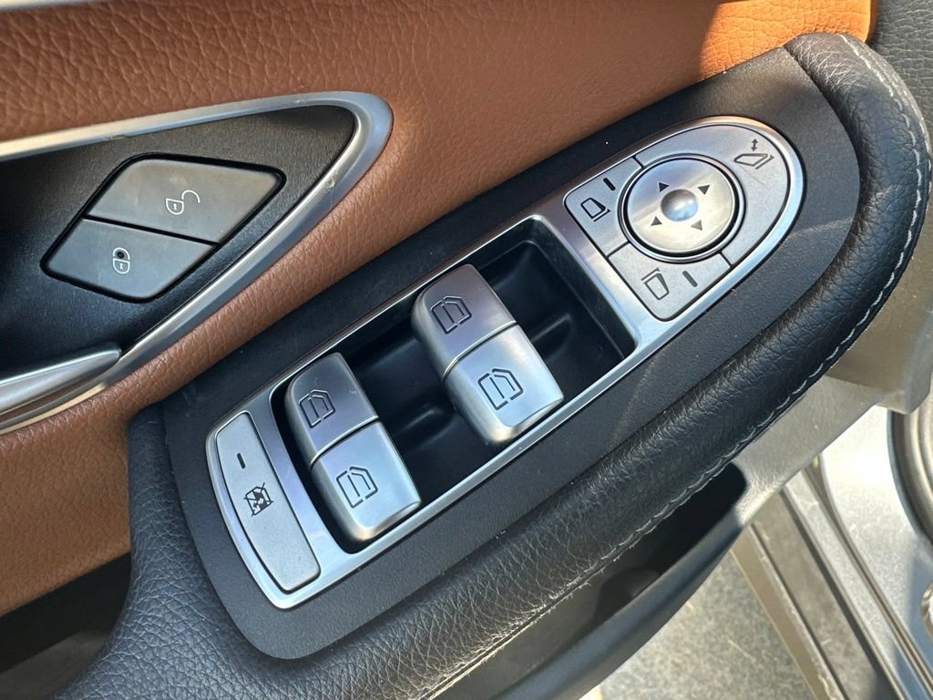Used 2021 Mercedes-Benz GLC 300 4MATIC image 17