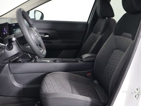Used 2025 Nissan Kicks SV FWD image 14