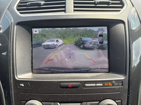 Used 2019 Ford Explorer XLT w/ Equipment Group 202A AWD/4WD image 29