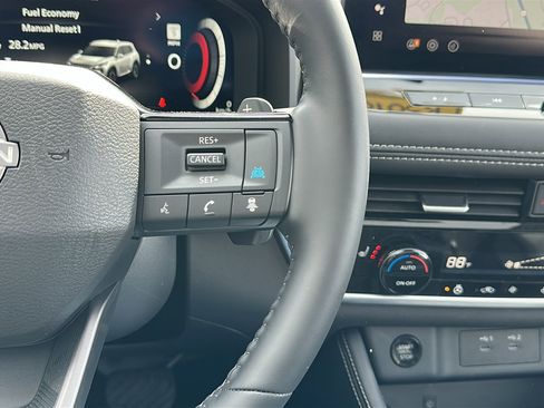 Certified 2025 Nissan Rogue Platinum image 16