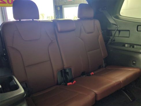 Used 2023 Kia Telluride SX image 16