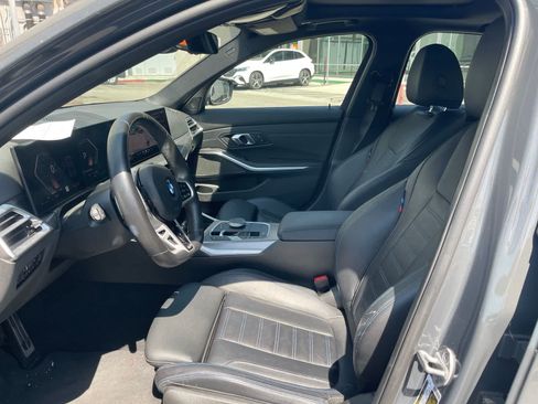 Used 2025 BMW 330i xDrive Sedan w/ M Sport Package AWD/4WD image 6