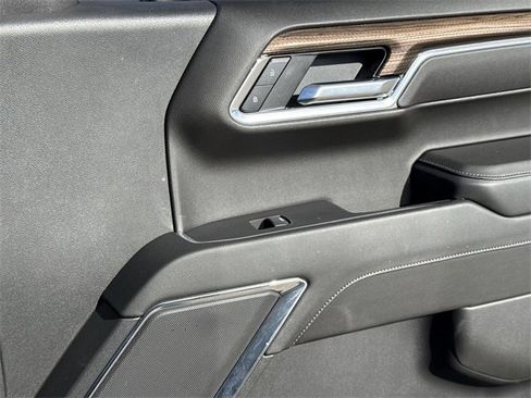 Certified 2025 Chevrolet Silverado 1500 LT image 26