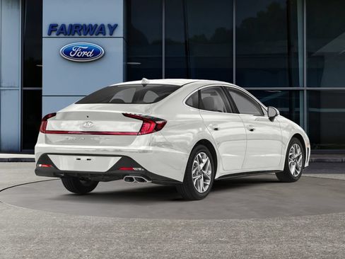 Used 2021 Hyundai Sonata SEL FWD image 2